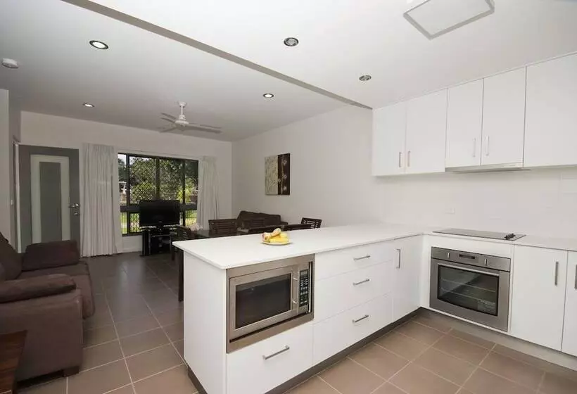 Woodville Beach Townhouse 5