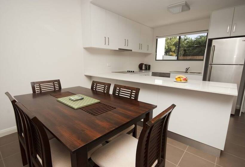 Woodville Beach Townhouse 5