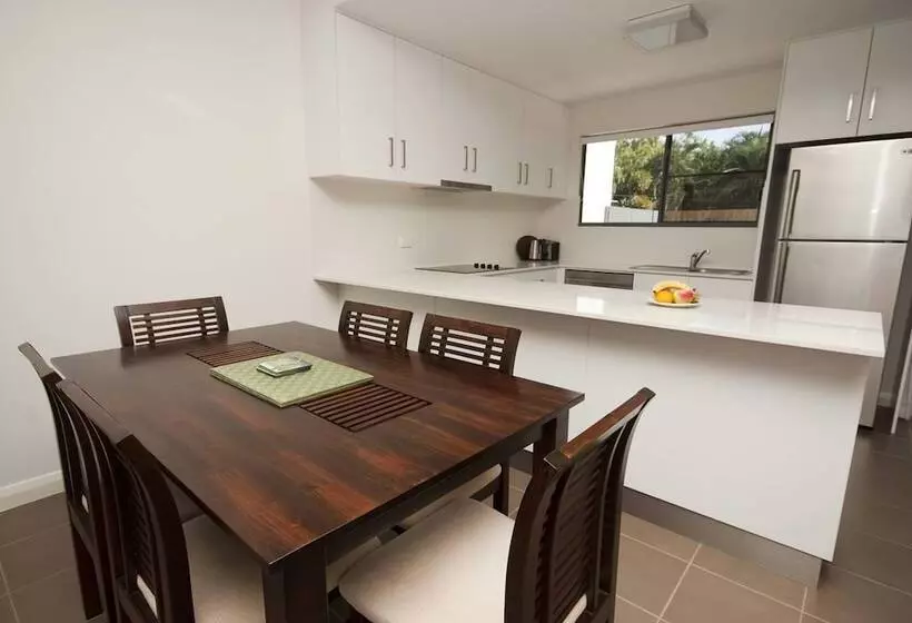 Woodville Beach Townhouse 5