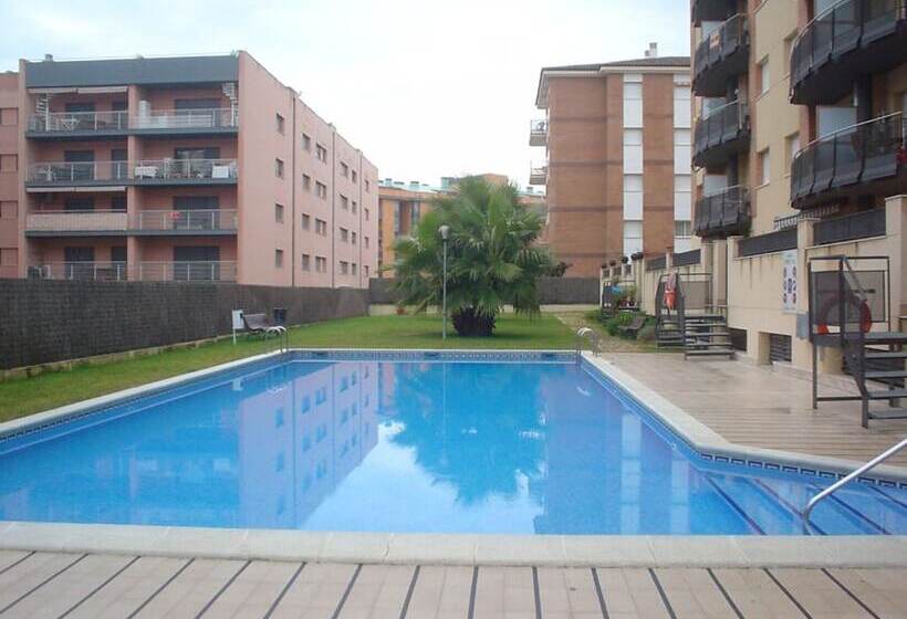 Apartment In Lloret De Mar   104289 By Mo Rentals