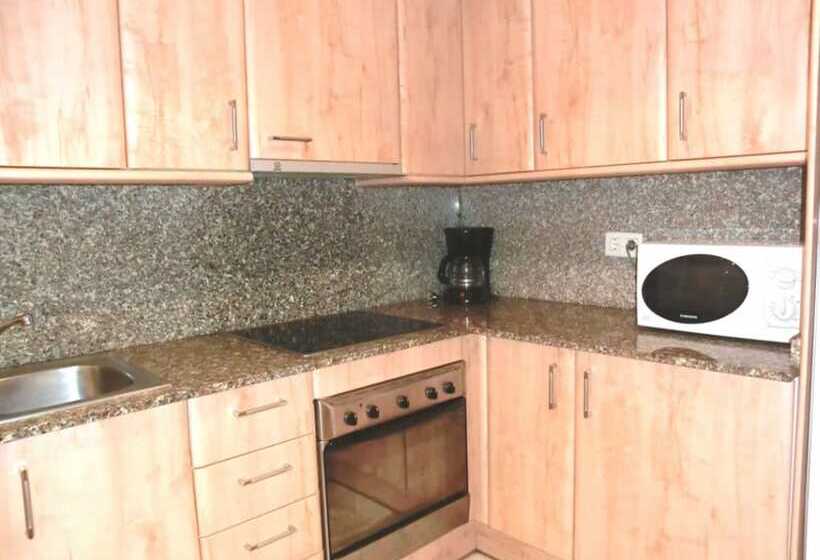 Apartment In Lloret De Mar   104289 By Mo Rentals