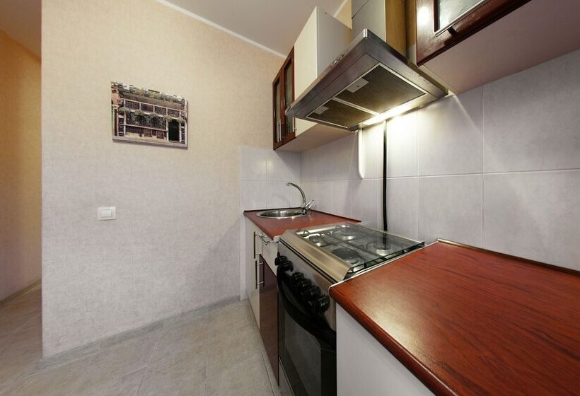 Innhome Apartments Revolution Square