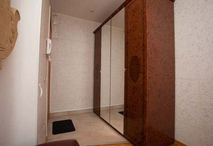 Innhome Apartments Revolution Square