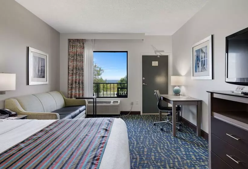 Отель Best Western Plus Holiday Sands Inn & Suites