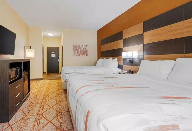 בית מלון כפרי Best Western Plus Warsaw