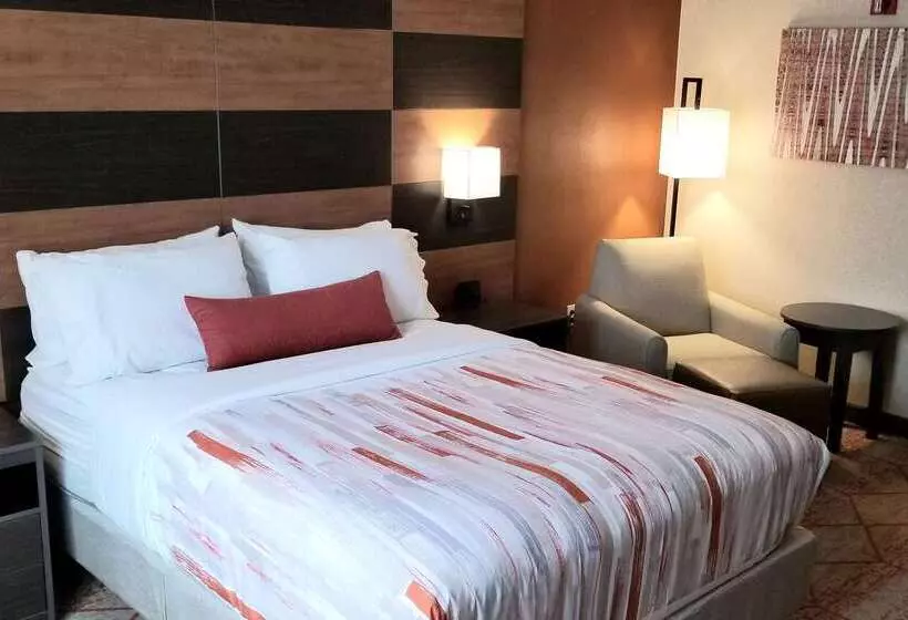 בית מלון כפרי Best Western Plus Warsaw