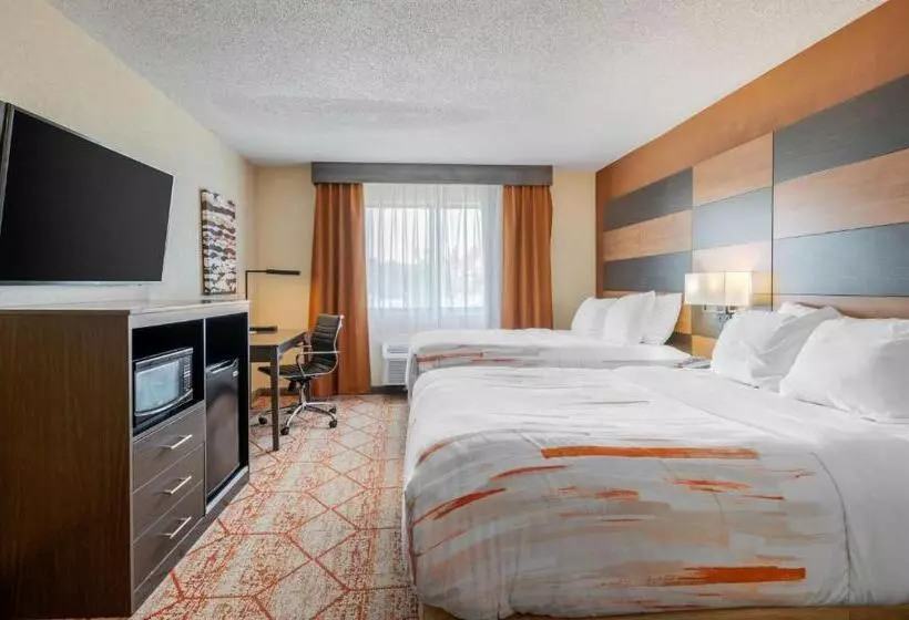 בית מלון כפרי Best Western Plus Warsaw