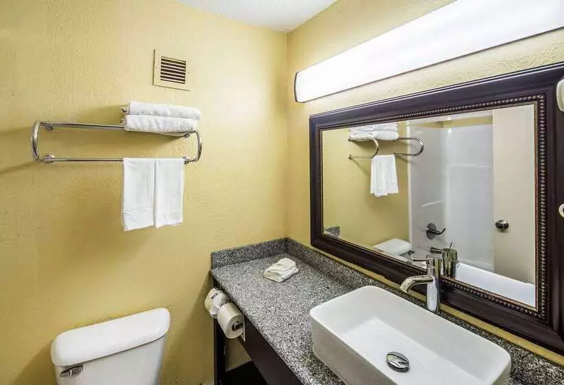 Szálloda Clarion Inn Fort Wayne