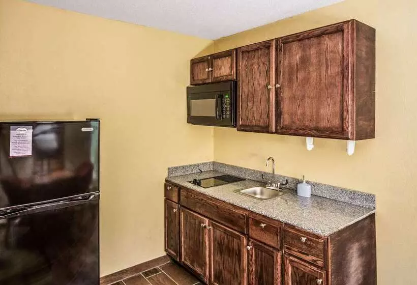 Szálloda Clarion Inn Fort Wayne