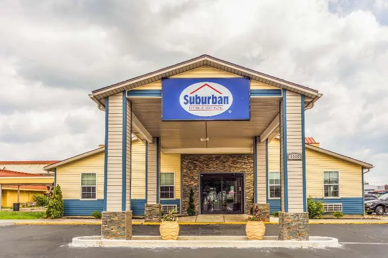 ホテル Clarion Inn Fort Wayne