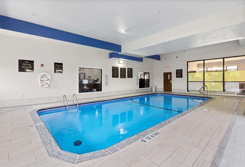 בית מלון כפרי Comfort Inn & Suites St. Louishazelwood