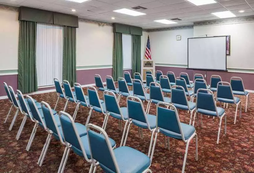 호텔 Days Inn & Suites By Wyndham Port Richey