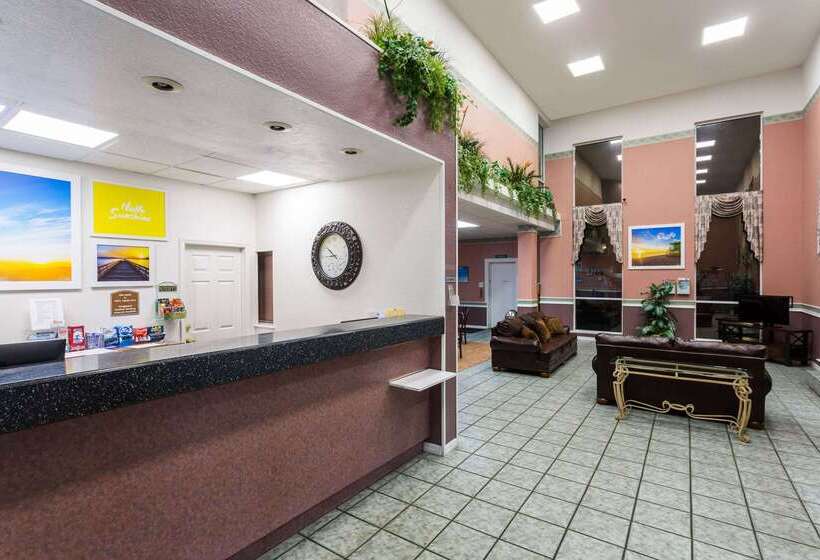 فندق Days Inn & Suites By Wyndham Port Richey