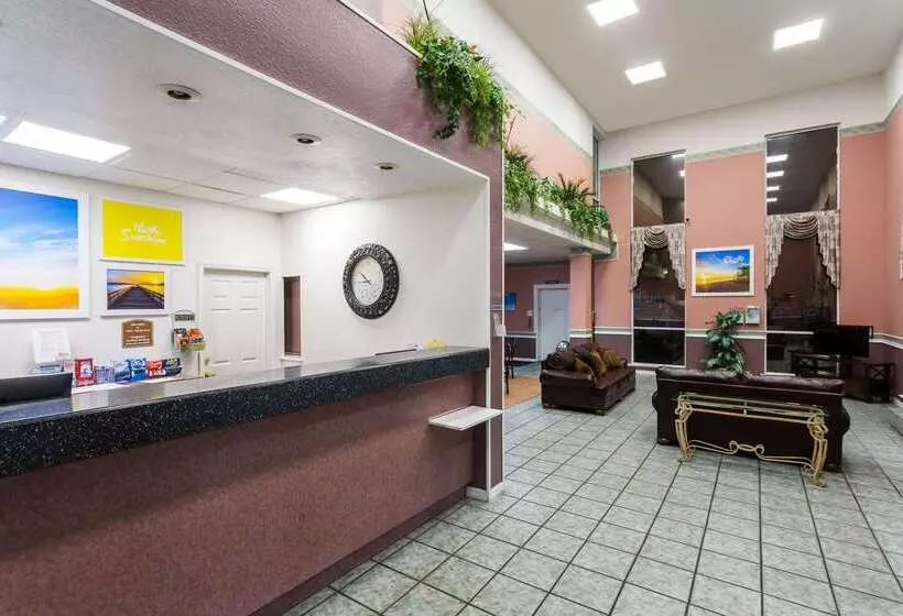 호텔 Days Inn & Suites By Wyndham Port Richey