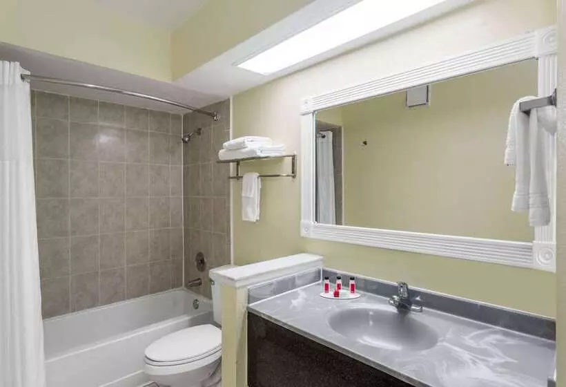 호텔 Days Inn & Suites By Wyndham Port Richey