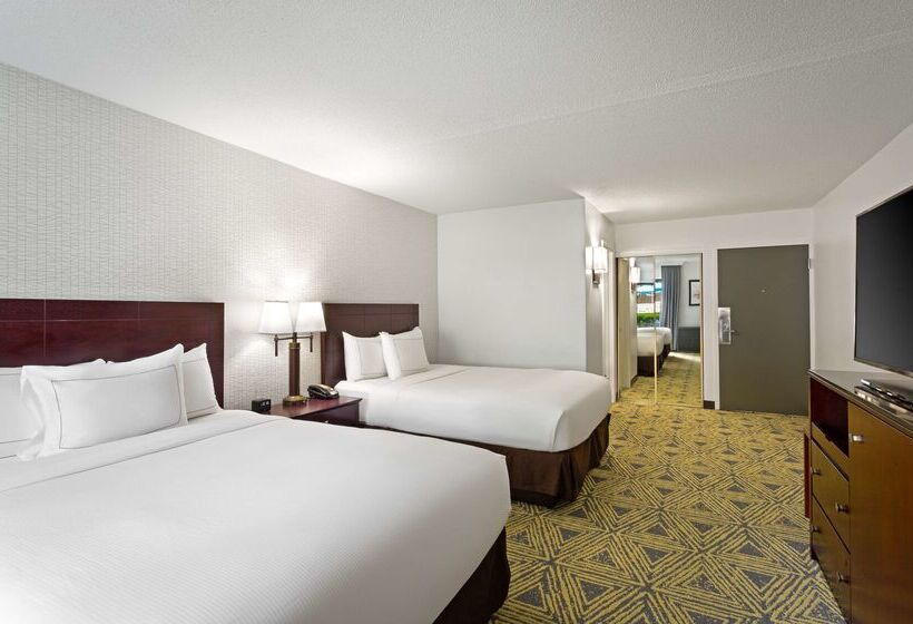 ホテル Doubletree By Hilton Washington Meadow Lands Casino Area