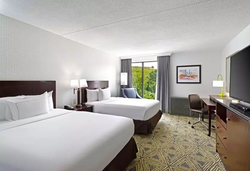 Hotel Doubletree By Hilton Washington Meadow Lands Casino Area