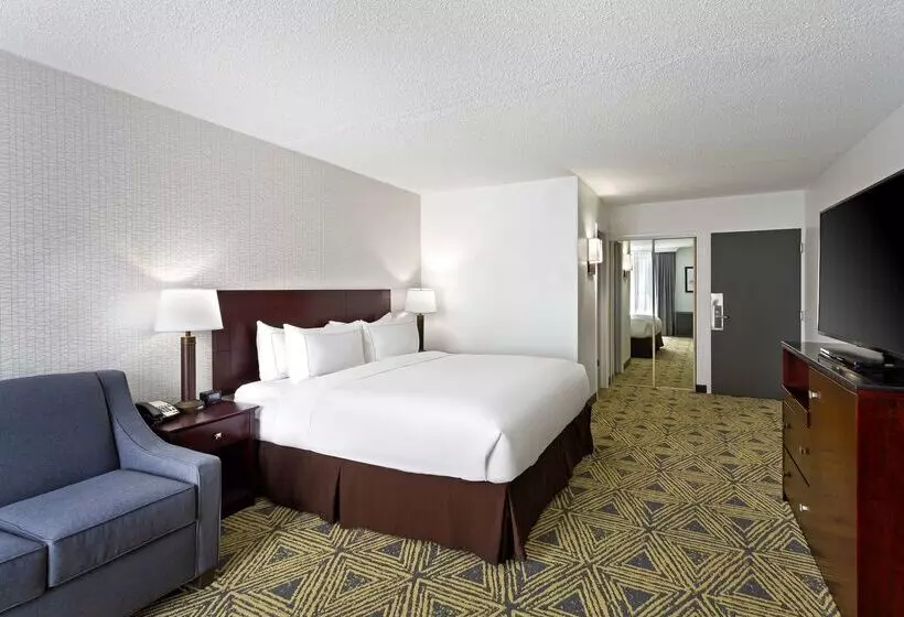 Hotel Doubletree By Hilton Washington Meadow Lands Casino Area