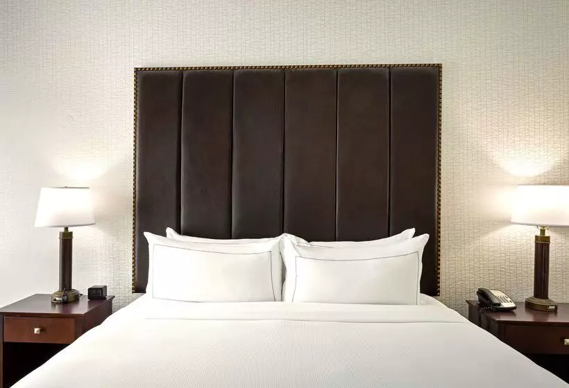 Hotel Doubletree By Hilton Washington Meadow Lands Casino Area