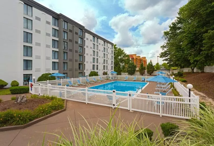 Hotel Doubletree By Hilton Washington Meadow Lands Casino Area