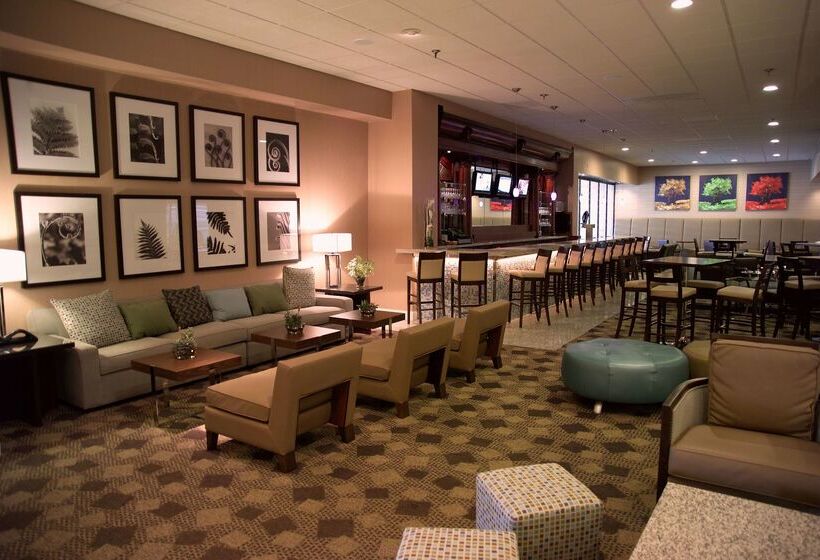 فندق Doubletree By Hilton St. Louis Westport