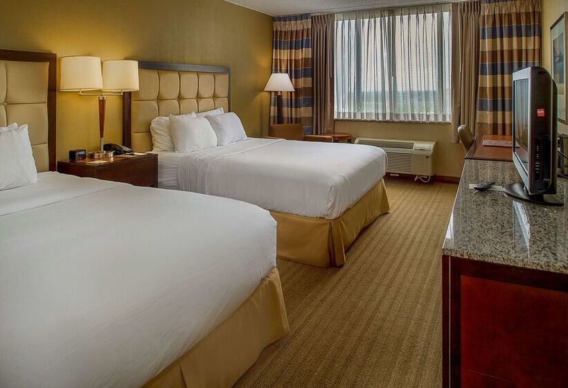 فندق Doubletree By Hilton St. Louis Westport
