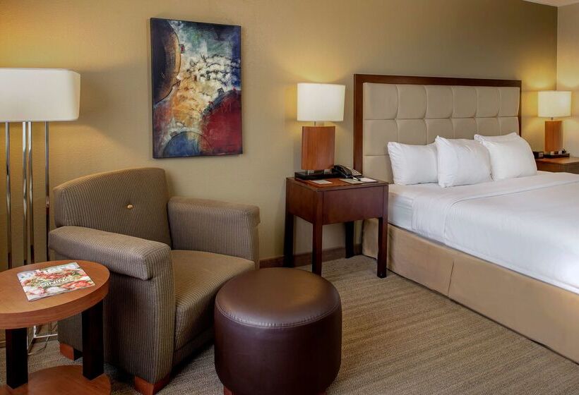 فندق Doubletree By Hilton St. Louis Westport
