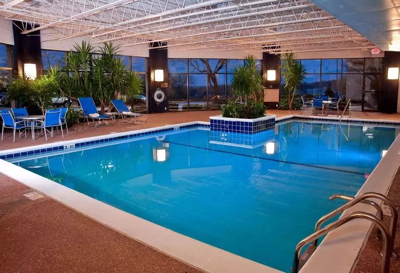 هتل Doubletree By Hilton St. Louis   Westport