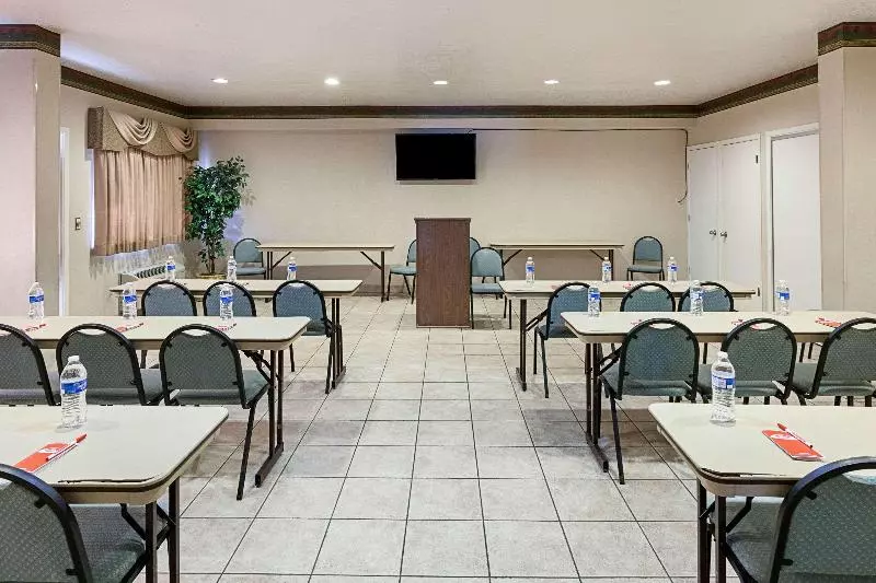 호텔 Econo Lodge Downtown South