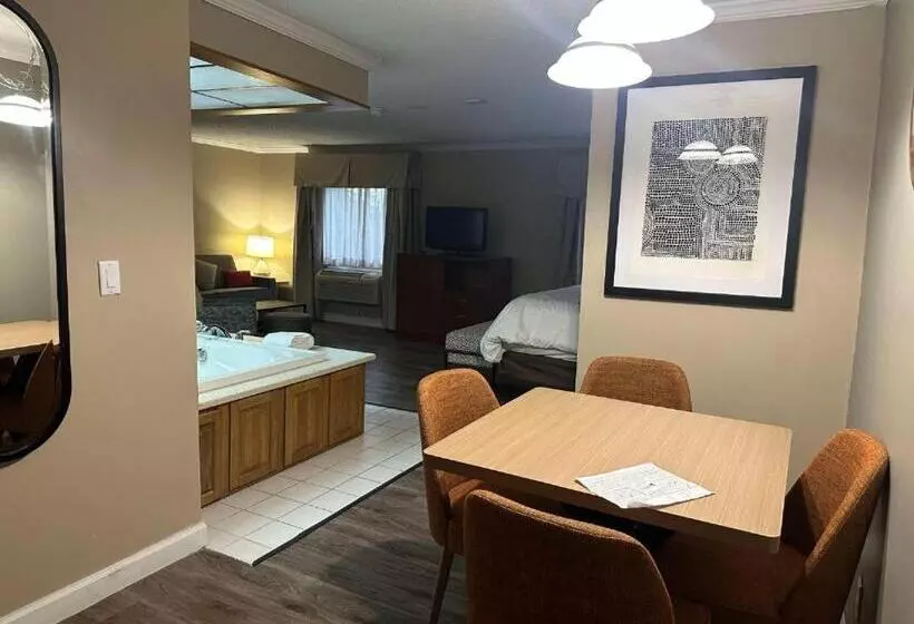 בית מלון כפרי Surestay Plus By Best Western Fremont I 69