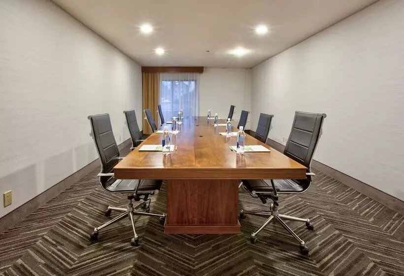 ホテル Holiday Inn & Suites Santa Maria, An Ihg