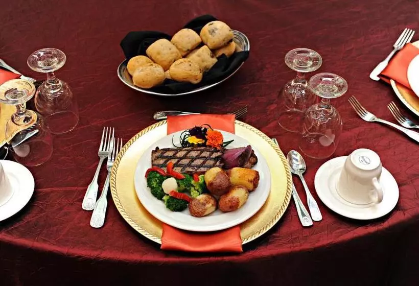 Holiday Inn Hotel & Suites Springfield, An Ihg