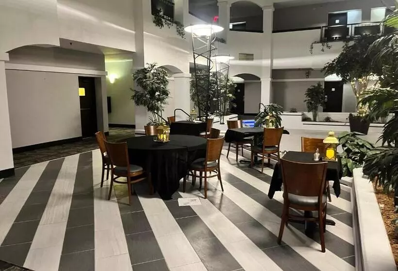 Holiday Inn Hotel & Suites Springfield, An Ihg