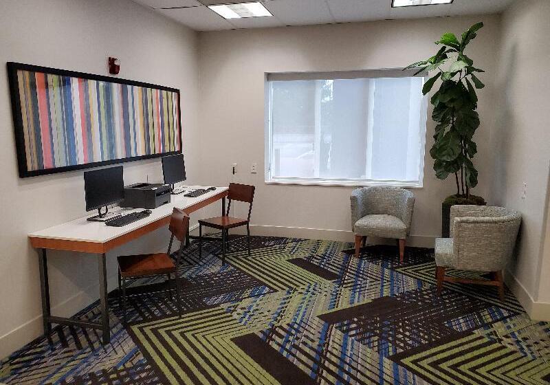 Holiday Inn Express Hotel & Suites Seattle North   Lynnwood, An Ihg