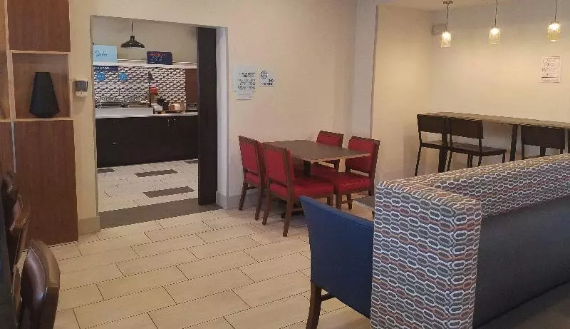 酒店 Holiday Inn Express Irwin Pa Tpk Exit 67, An Ihg