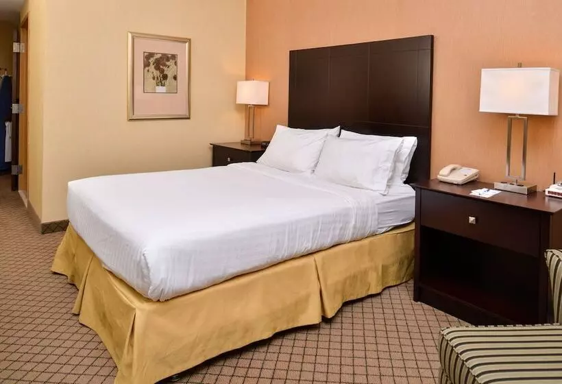 Отель Holiday Inn Express Lewisburg New Columbia, An Ihg