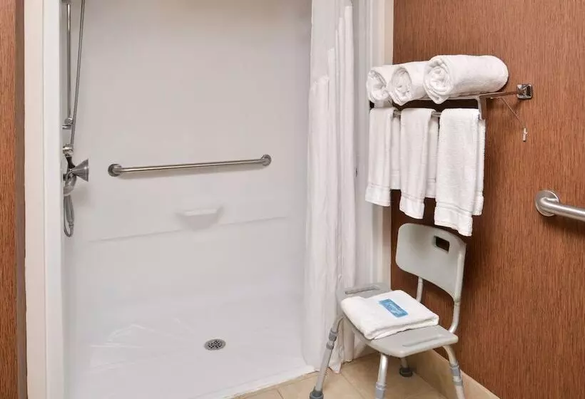 Отель Holiday Inn Express Lewisburg New Columbia, An Ihg