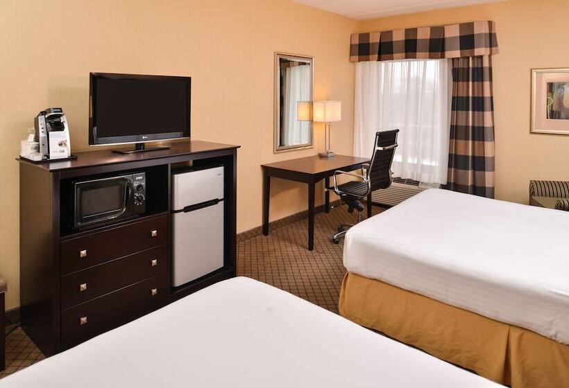 Отель Holiday Inn Express Lewisburg New Columbia, An Ihg