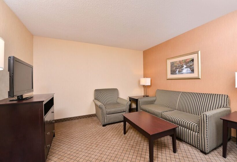 Отель Holiday Inn Express Lewisburg New Columbia, An Ihg