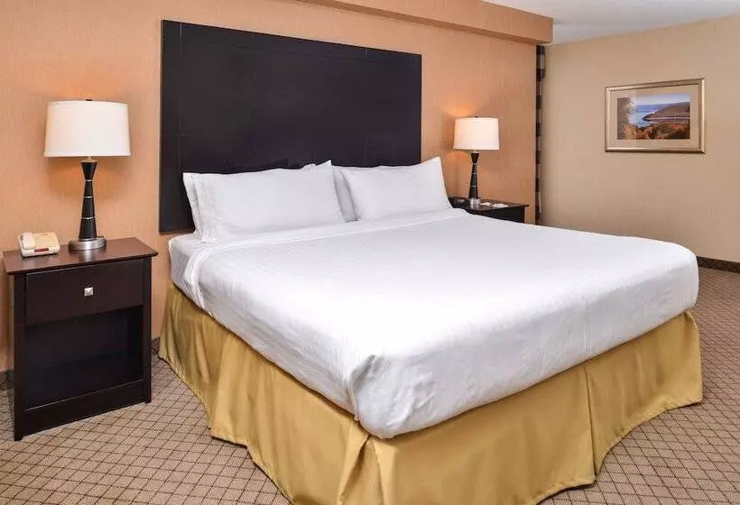 Отель Holiday Inn Express Lewisburg New Columbia, An Ihg