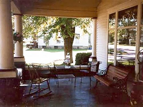 ホテル Homespun Country Inn