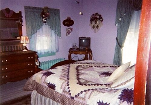 ホテル Homespun Country Inn