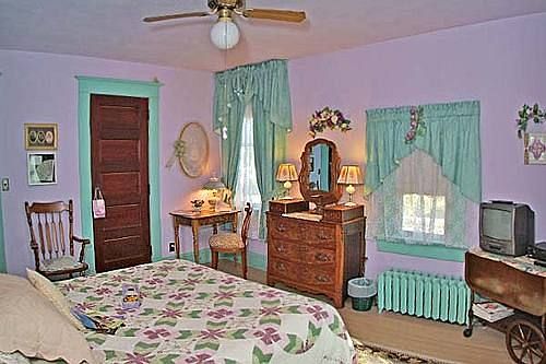 ホテル Homespun Country Inn