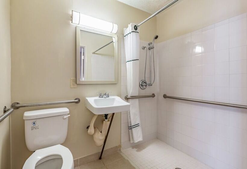 فندق Hometowne Studios By Red Roof Atlanta Ne – Norcross South