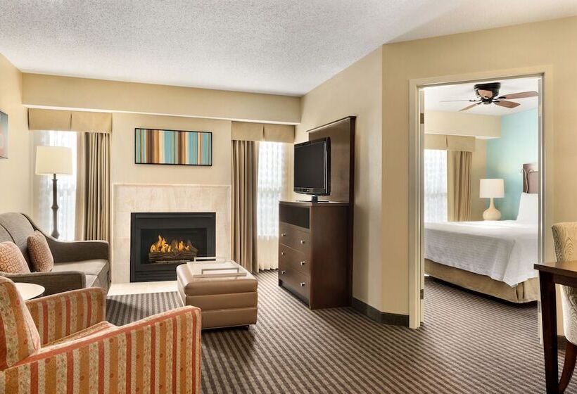 هتل Homewood Suites By Hilton Grand Rapids