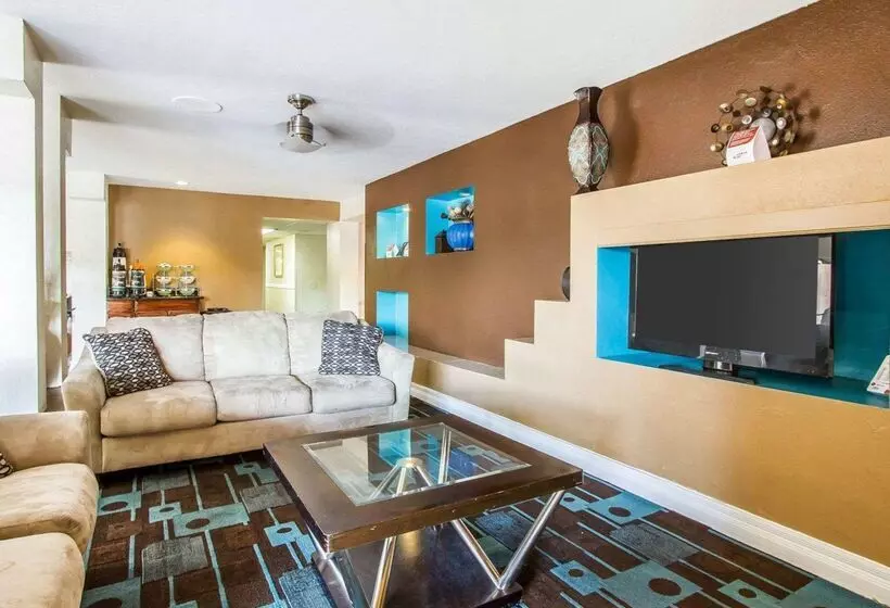 ホテル Quality Inn Near Downtown Tucson