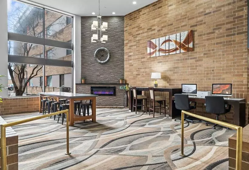 Отель Quality Inn & Suites Mall Of America  Msp Airport