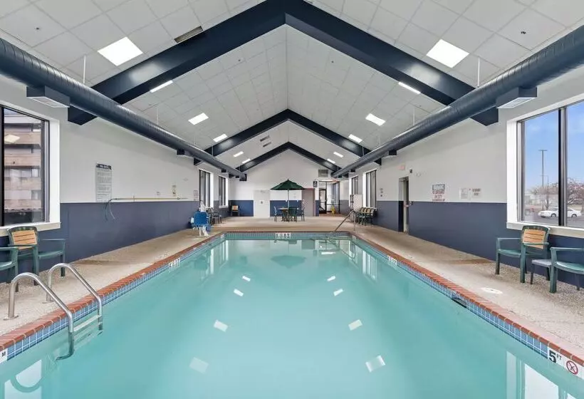 Отель Quality Inn & Suites Mall Of America  Msp Airport