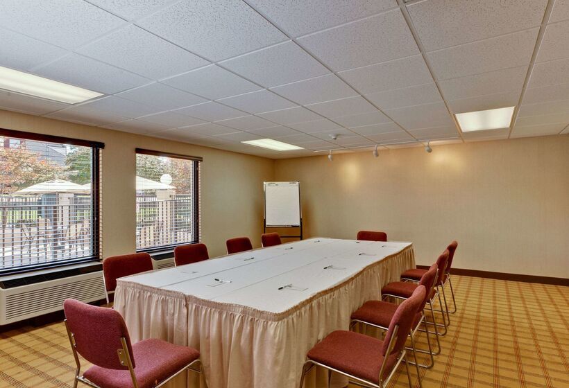 ホテル Quality Inn & Suites Matthews   Charlotte