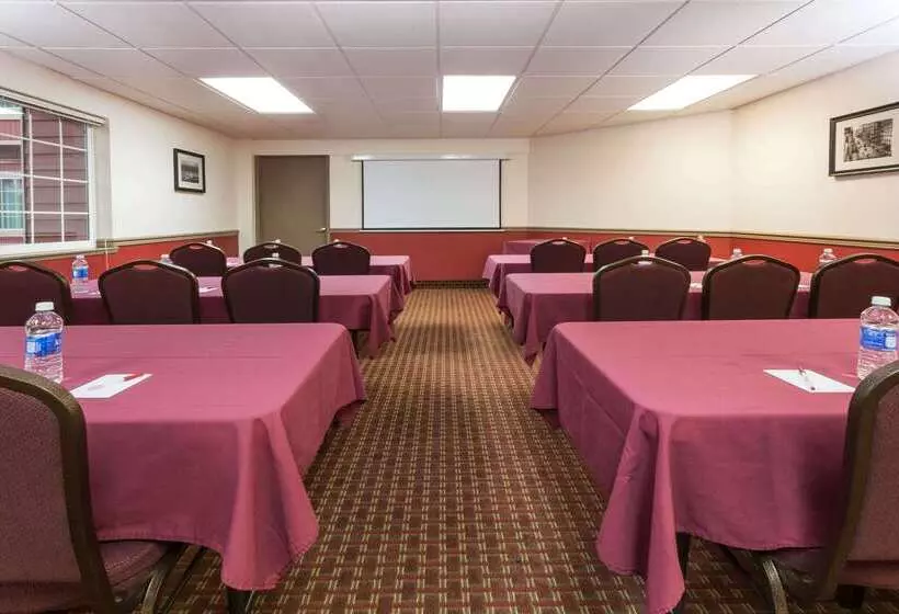 酒店 Ramada By Wyndham Portland